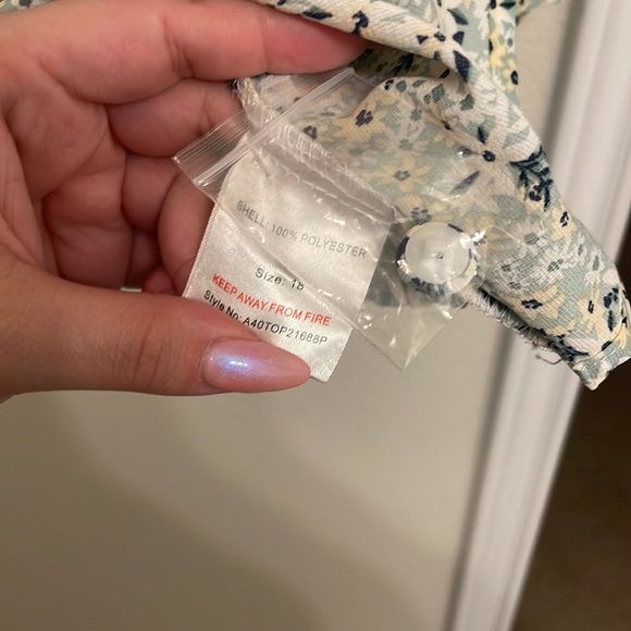 PLUS SIZE URBAN BLISS FLORAL CROP BLOUSE - Picture 6 of 7